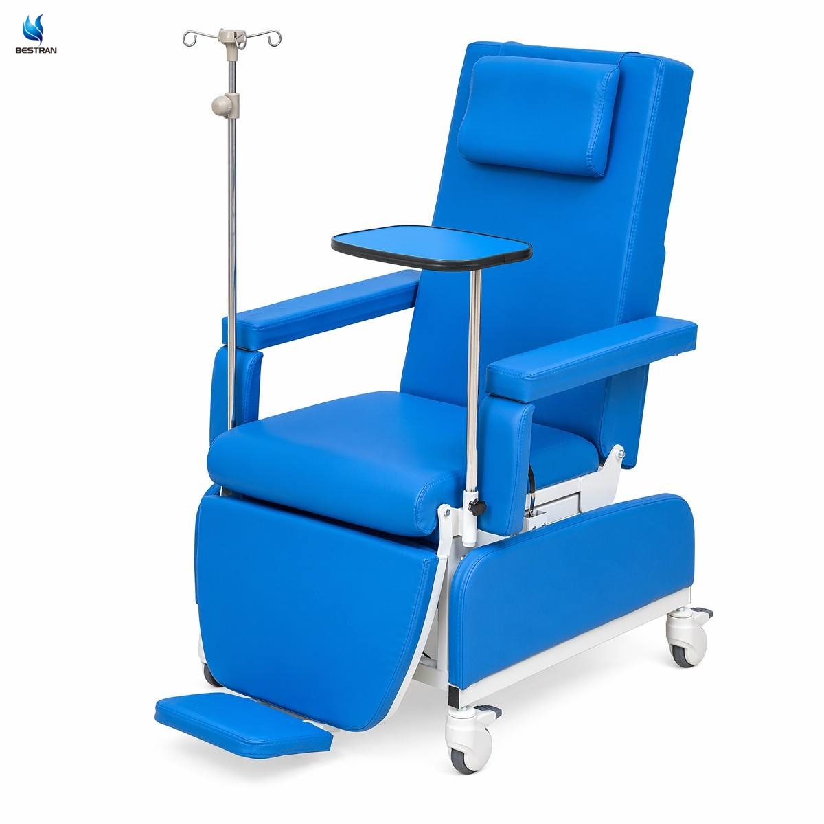 Sillón de diálisis manual con ajuste mediante resorte de gas y posición de Trendelenburg.