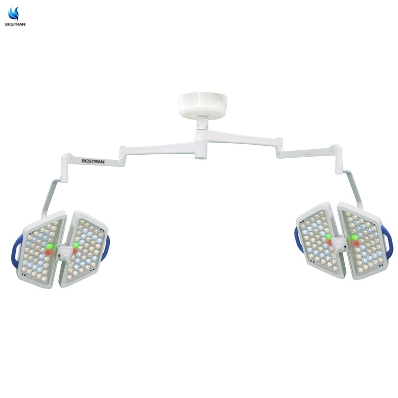Lámpara quirúrgica LED de techo de alta gama con pantalla táctil, enfoque electrónico y compensación de color RGB.